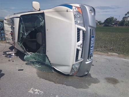 Giám đốc công ty vệ sĩ lái xe Fortuner hất tung xe CSGT