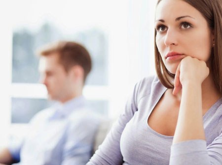 Đêm tân hôn tôi bị chồng bỏ lại một mình, sáng ra thì bị cả nhà chồng 