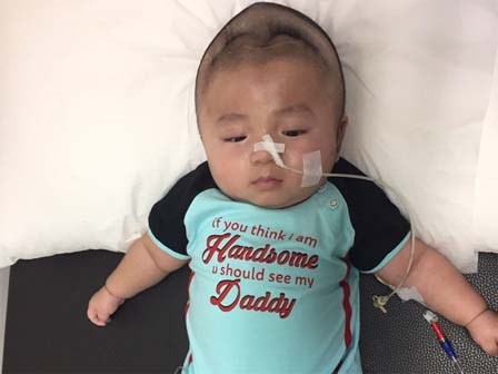 Tin vui: Bé Phạm Đức Lộc được bác sĩ cho về Việt Nam đón sinh nhật một tuổi