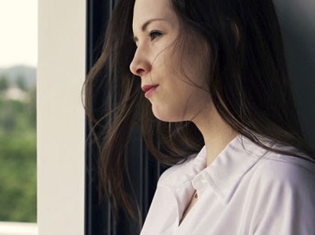 Tôi cười chua chát: