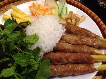 Cách làm nem lụi ngon không cưỡng nổi, chỉ nhìn đã ứa nước miếng