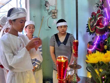 Vụ tự tử bằng dây thun quần: