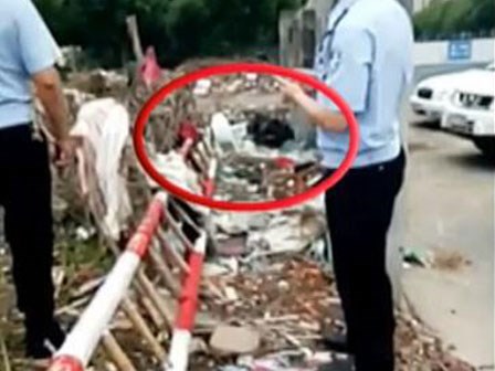 Vợ chồng con trai chở thi thể bố ra bãi rác và châm lửa đốt để... tiết kiệm 13 triệu đồng