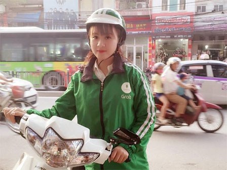 Lại thêm một nữ tài xế Grab bike khiến cư dân mạng lùng sục vì quá xinh!