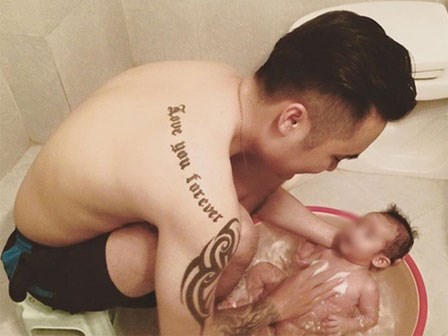 Ai cũng mong có ông chồng tâm lý thế này, nhất là thời kỳ sau sinh