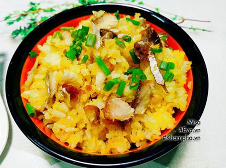 Cơm rang cá mặn chuẩn vị, ngon lành cho bữa sáng no bụng