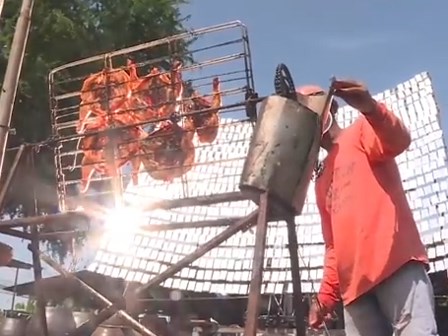 Độc đáo nướng gà bằng 1.000 tấm gương