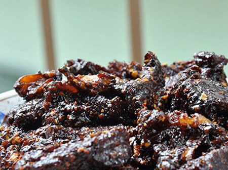 Mẹ 2 con bỏ việc mở quán cơm, mách cách làm bò ướt cháy tỏi kiểu Hà Nội cực hot