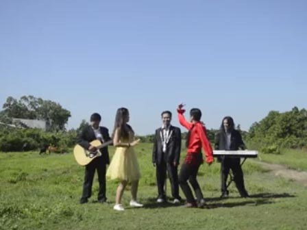 Ngã ngửa với bản cover