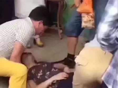 Du khách Trung Quốc ngất xỉu vì làm vỡ vòng ngọc 44.000 USD