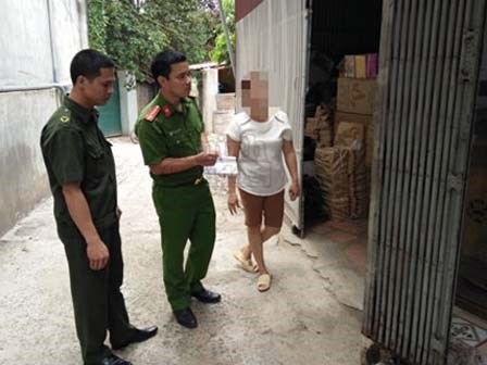 Dán cáo phó, phát nhạc đám hiếu để đòi nợ
