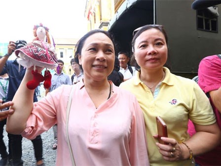 Mẹ hoa hậu Phương Nga: 