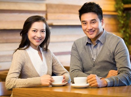 Nhìn qua khe cửa tôi mới biết mình không hề mơ, quả đúng bạn trai đã làm điều đó sau lưng tôi