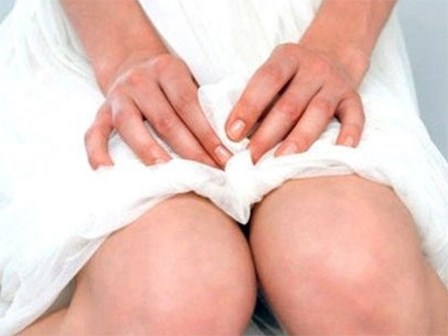 Sai lầm nghiêm trọng khi chị em tự điều trị 'bệnh khó nói'