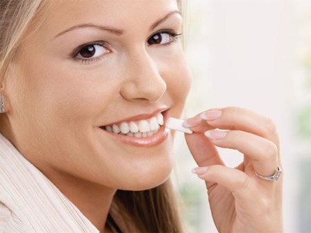 8 mẹo bảo vệ răng miệng chỉ tốn của bạn 1 phút