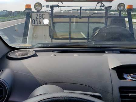 Ô tô vào gara bị lừa hàng đểu: Khách lơ ngơ thành con gà bị luộc-4