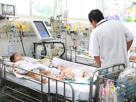 Không tiêm vắc xin, hai trẻ bị viêm não Nhật Bản nghiêm trọng do bệnh dễ lây từ muỗi-2