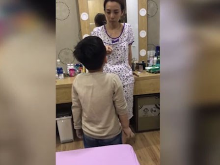 Đi học bị cô giáo 