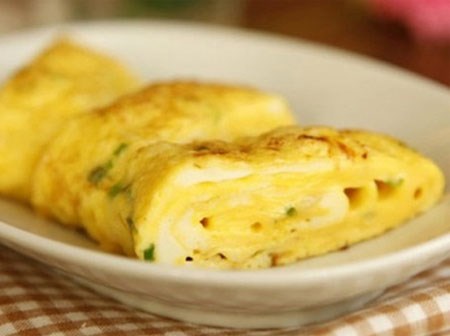 Vợ chỉ cần thêm 1 thứ này vào món trứng chiên, chồng sẽ thích, con sẽ mê