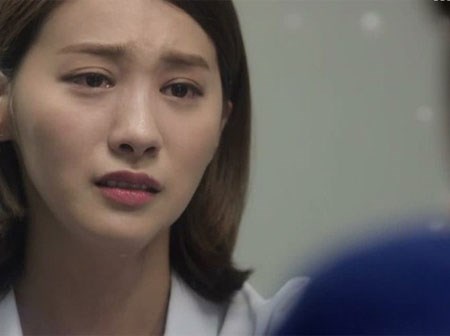 “Vỡ tim” khi bạn gái khóc lóc xin phép ngoại tình nửa năm vì một lí do bắt buộc