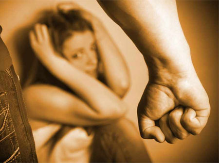 Nuôi chồng học thạc sĩ, vợ chết điếng vì câu nói ngày anh nhận bằng-2