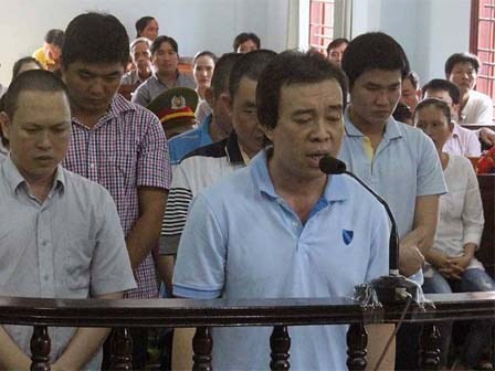 Ăn hối hộ tiền tỉ, nguyên đội trưởng TTGT lãnh án chung thân