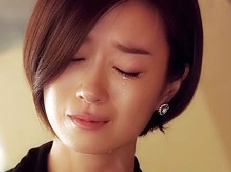 Giữa phòng khám thai, chồng sắp cưới hỏi bác sĩ một câu khiến tôi muốn hủy hôn ngay lập tức
