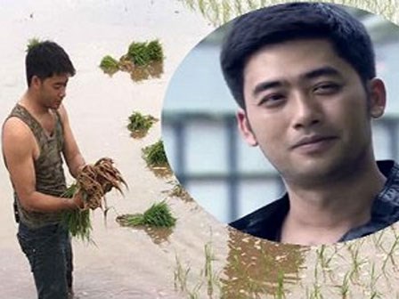 Video: Bảo Ngậu 'Người phán xử' trổ tài làm ruộng, cấy lúa