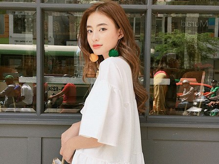 Trang phục trắng tưởng đơn giản nhưng cũng là thứ dễ 