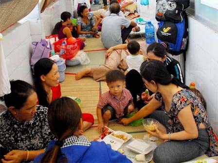 Con bệnh, một chồng, bốn