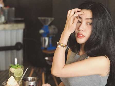 Sau đổ vỡ, mẹ hai con xinh đẹp gạt nước mắt kiếm hàng trăm triệu/tháng vui sống vì