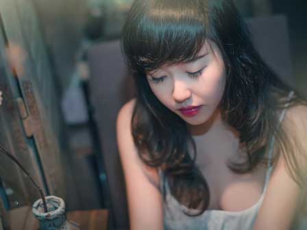 Chồng vừa tắm xong chưa mặc áo vẫn video call cho bạn học cũ, vợ xâu chuỗi các vấn đề rồi phát hiện bí mật động trời và kết cục mới thật hả hê-3