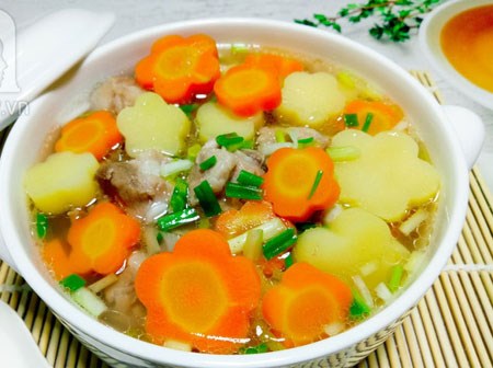 2 món canh ngon đẹp đầy màu sắc cho bữa cơm mùa hè thêm hương vị
