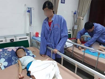 Cha mẹ các bé trai bị sùi mào gà vì đi cắt bao quy đầu: