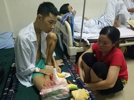 Lời tâm sự của chàng trai 17 tuổi vào viện chữa ung thư khiến người bố bật khóc