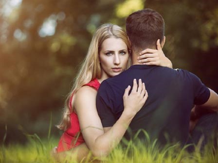Đừng mong chồng đẹp trai, rất hại sức khỏe bạn đấy