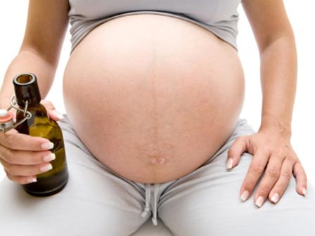 Tin rằng bà bầu uống bia sẽ đẻ con da trắng, mẹ trẻ Hà Nội được phen 