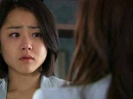 Nắm được bí mật quá khứ của chị dâu tương lai mà em vẫn bị chị ta 