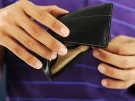 Không lo được cho bạn gái, tôi đành lòng nhìn gã đàn ông khác tán em…