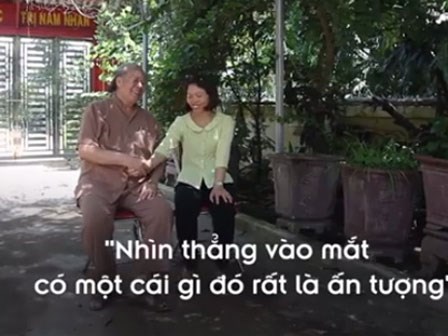 Mối tình chàng 80, nàng 37 và 2 bé con xinh xắn khiến ai cũng phải thán phục