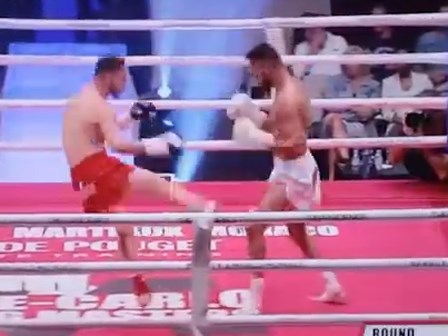 Võ thuật MMA: Một cú đá tuyệt đẹp đã kết thúc cuộc tranh tài của hai võ sỹ