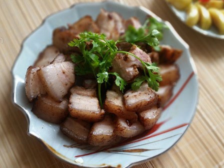 3 bước siêu nhanh làm thịt heo áp chảo quá hợp cho bữa tối ngày mưa