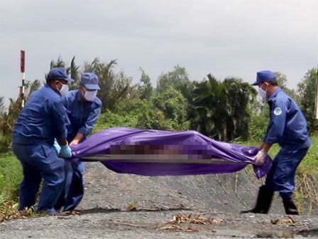 Thanh niên 25 tuổi chết lõa thể trên sông Sài Gòn