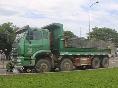 Nam sinh vừa nhận giấy báo đậu đại học và mẹ gặp nạn tử vong thương tâm