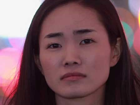 Đến chơi nhà bạn trai, tôi bị mẹ anh cầm chổi 