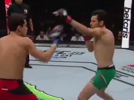 Võ sĩ UFC hạ đo ván đối thủ bằng 3 cú đá trong 26 giây
