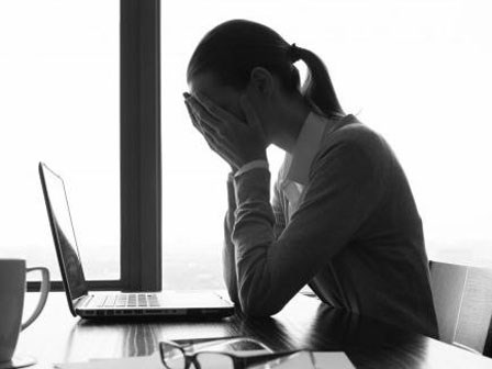 Thấy mặt như có điện giật, chị em coi chừng bị bệnh đau nửa mặt cực nguy hiểm