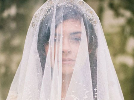 Ẩn chứa sau mạng che mặt cô dâu trong ngày cưới là những sự thật bất ngờ và rùng rợn