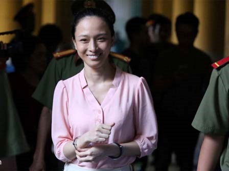 Luật sư của Phương Nga sẽ khiếu nại quyết định tạm đình chỉ vụ án