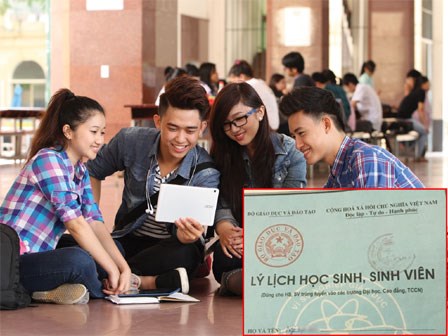 Tân sinh viên làm thủ tục nhập học không cần xác nhận sơ yếu lý lịch